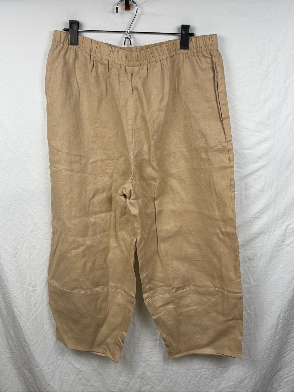 NWT Lintico women’s XL Relaxed Linen-Blend Capris - Beige